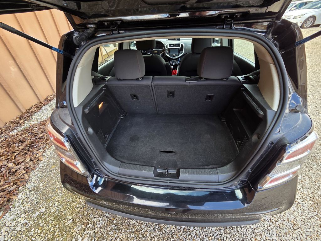 2017 Chevrolet Sonic Image 13