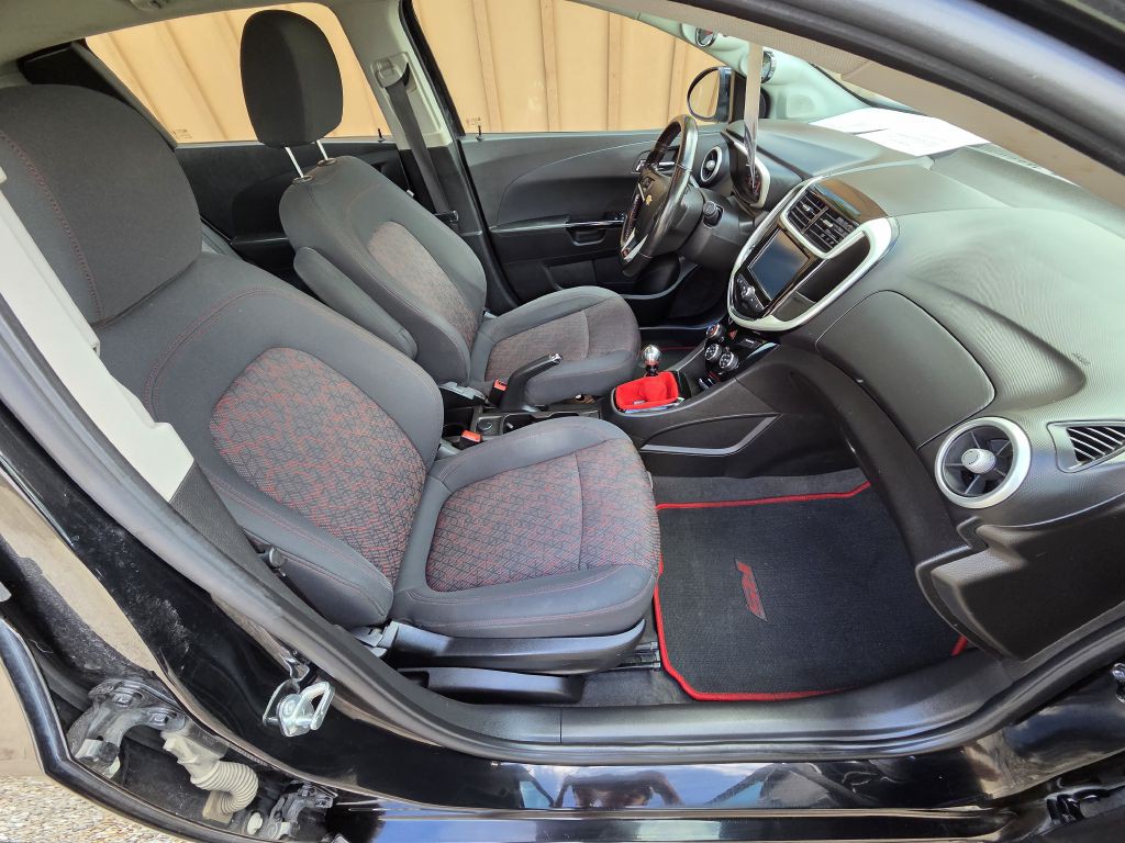 2017 Chevrolet Sonic Image 14