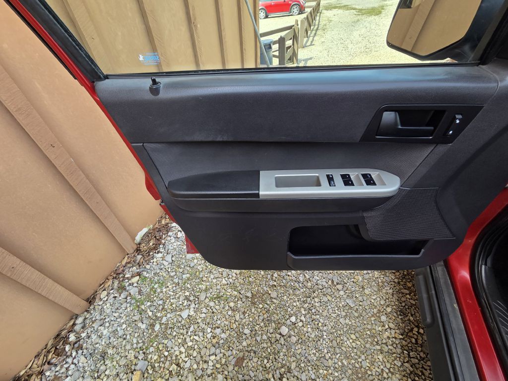 2011 Ford Escape Image 9