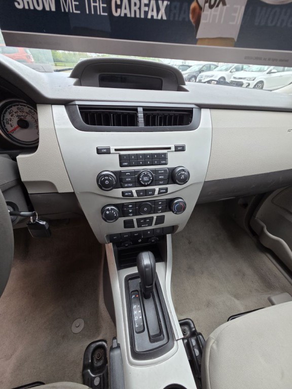 2010 Ford Focus Image 11