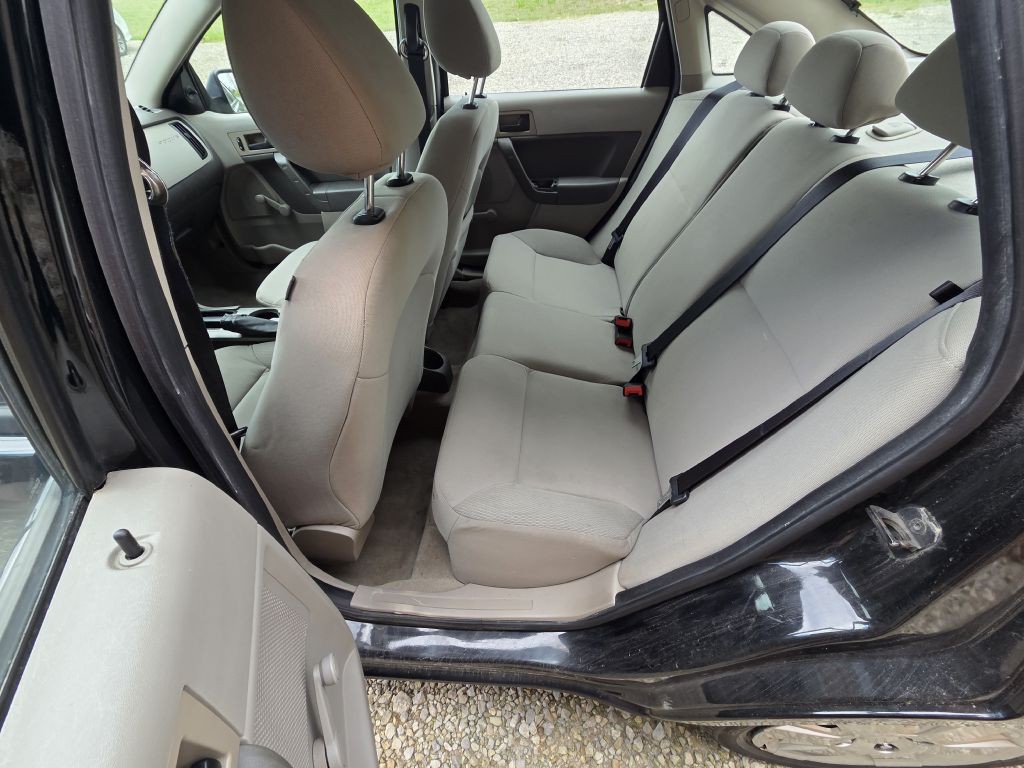 2010 Ford Focus Image 13