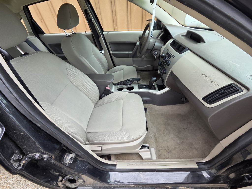 2010 Ford Focus Image 14