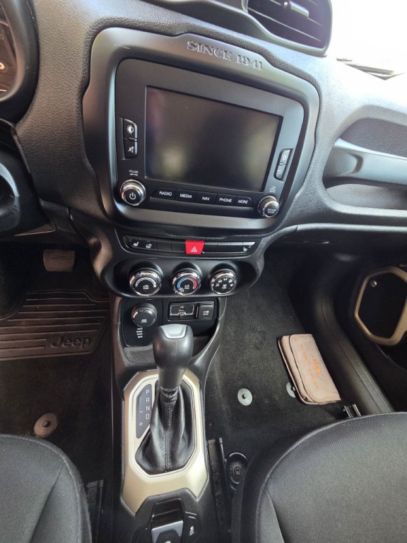 2016 Jeep Renegade Image 11