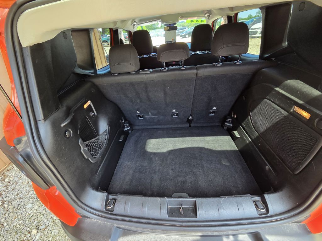 2016 Jeep Renegade Image 13