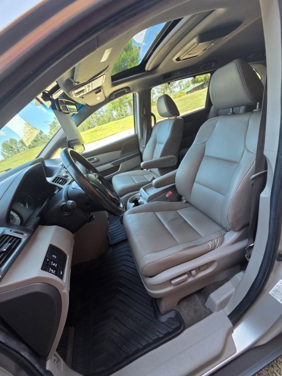 2012 Honda Odyssey Image 11