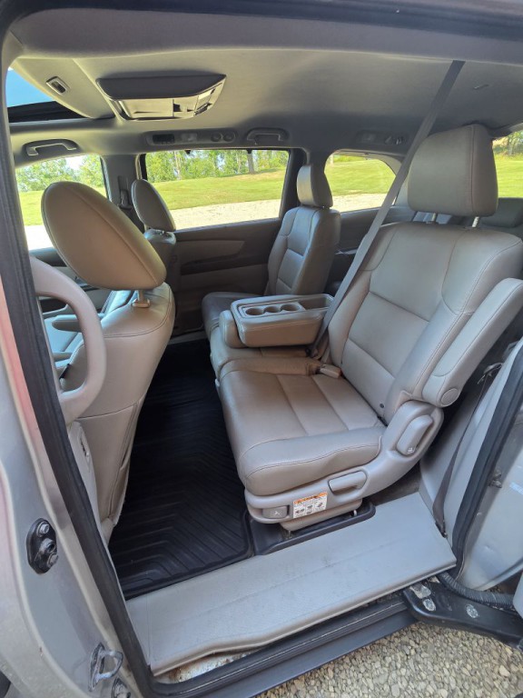2012 Honda Odyssey Image 14