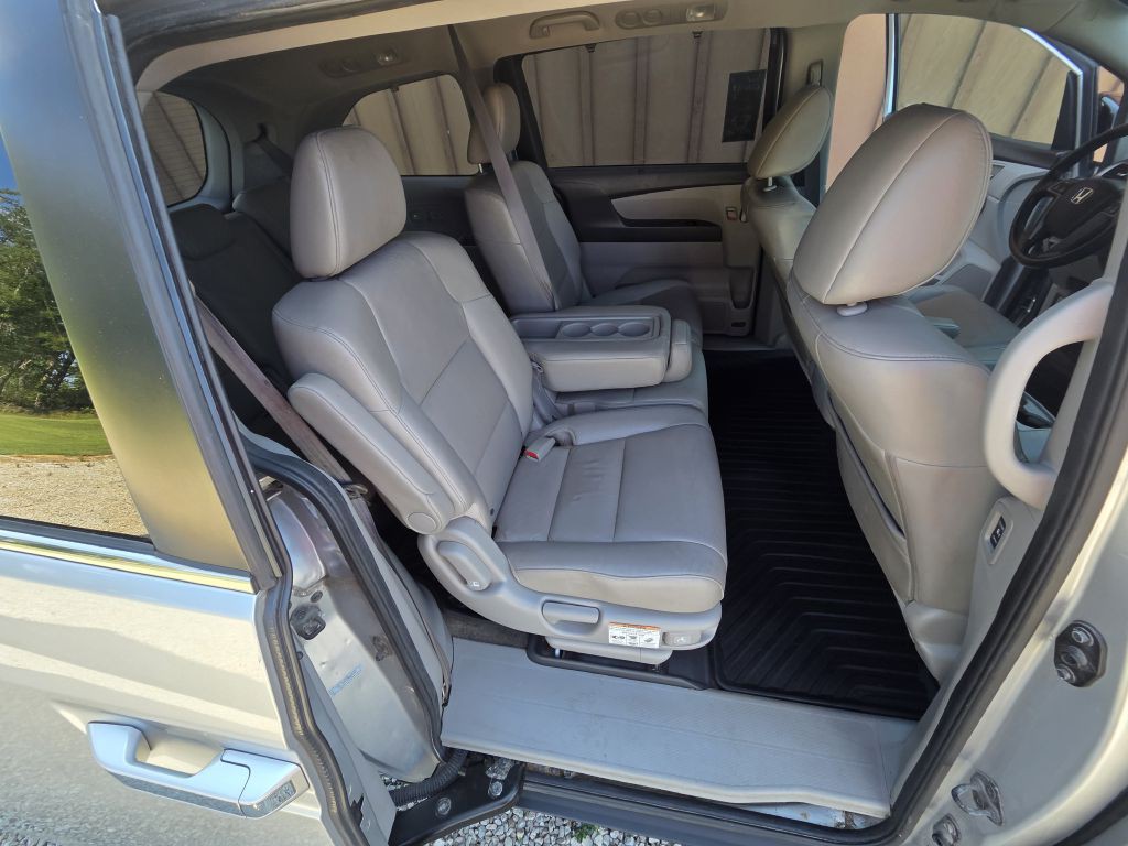 2012 Honda Odyssey Image 18