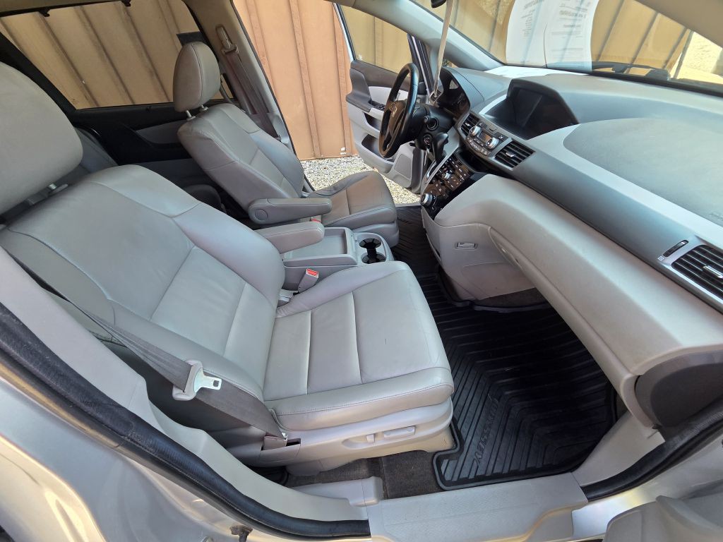 2012 Honda Odyssey Image 19