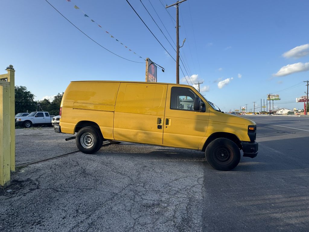 2012 Ford Econoline Image 2