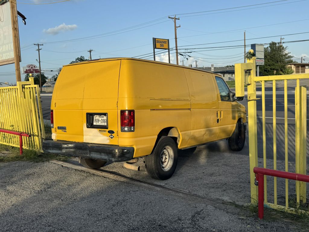 2012 Ford Econoline Image 5