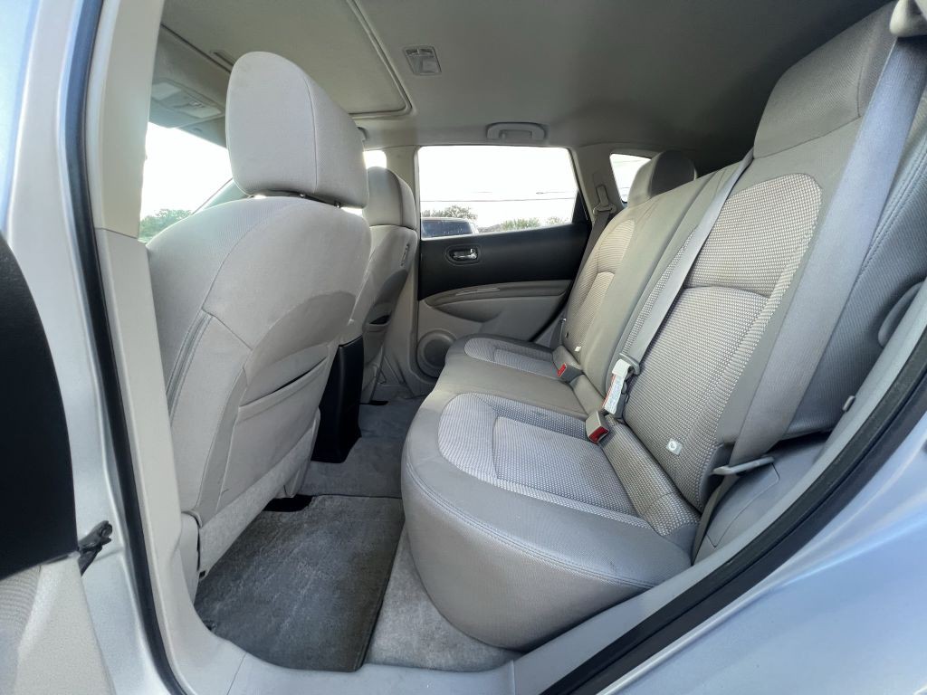 2011 Nissan Rogue Image 10