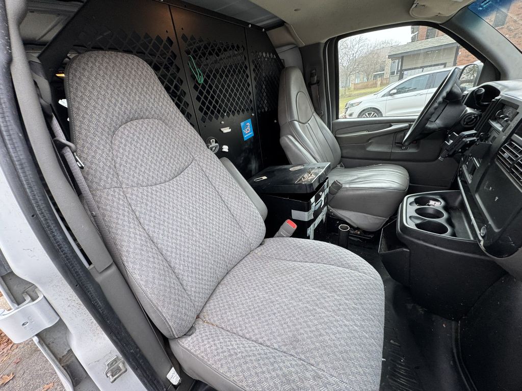 2007 GMC Savana Image 8