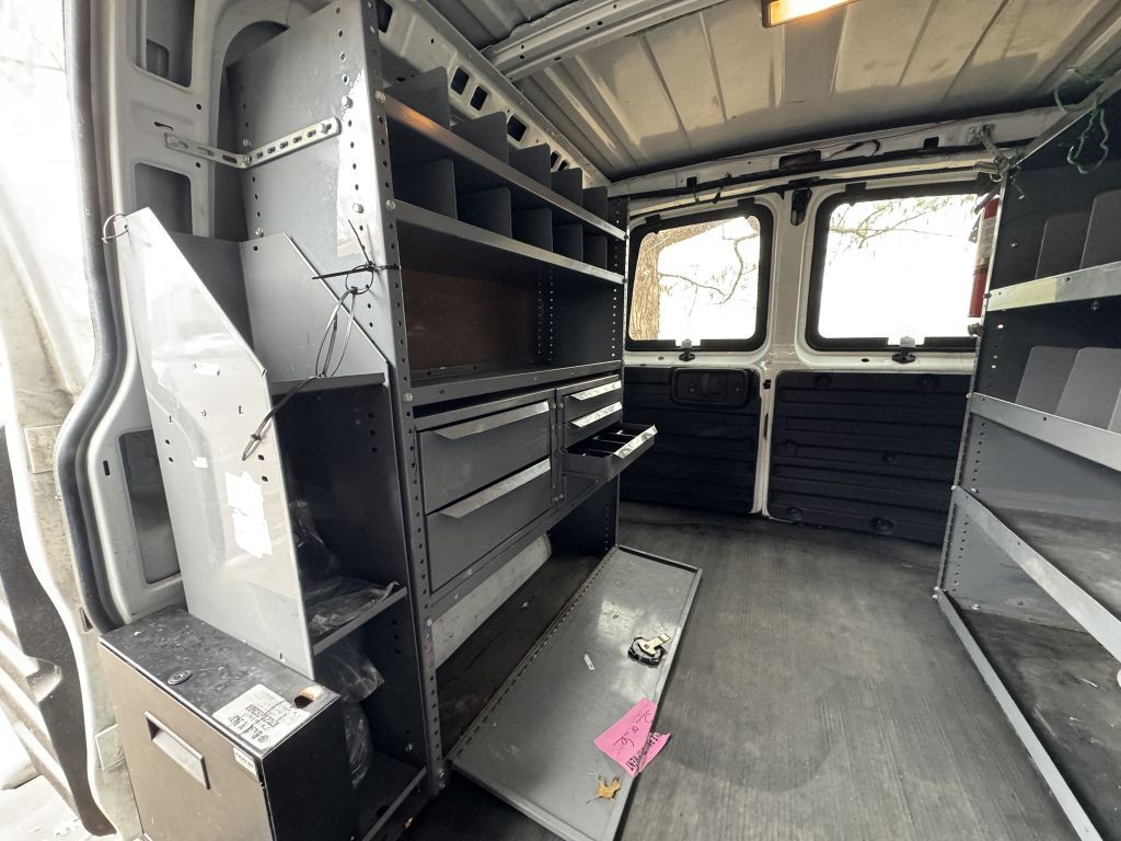 2007 GMC Savana Image 13