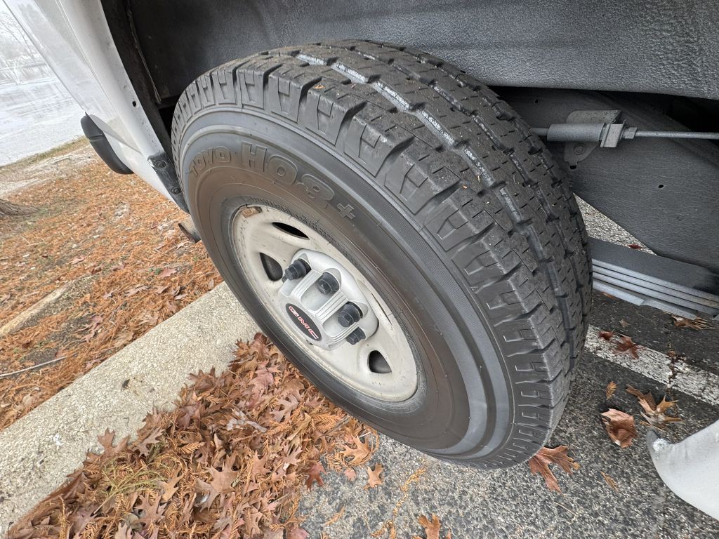 2007 GMC Savana Image 15