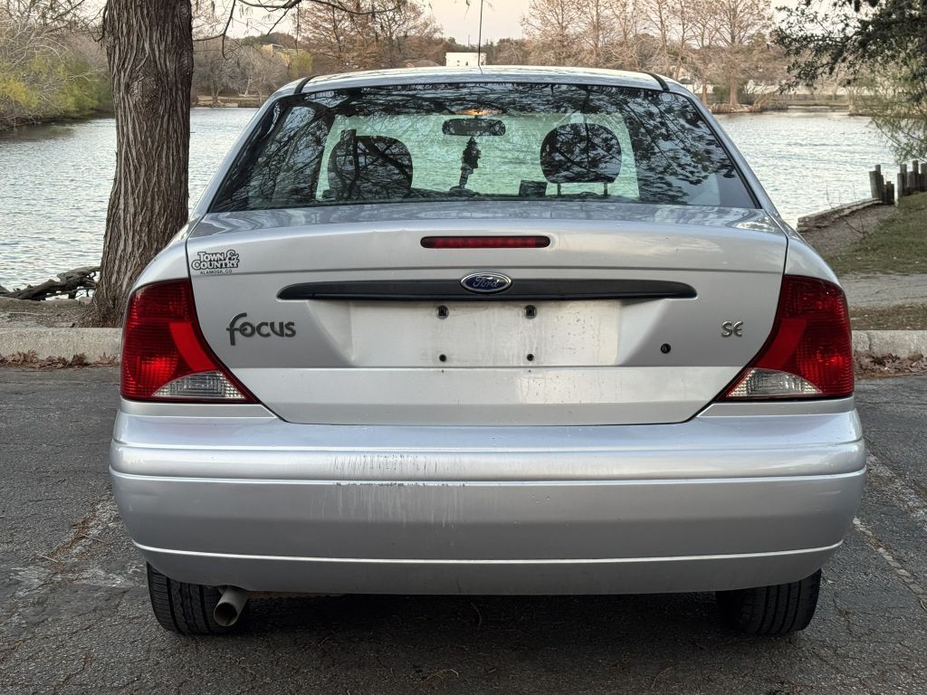 2004 Ford Focus Image 14