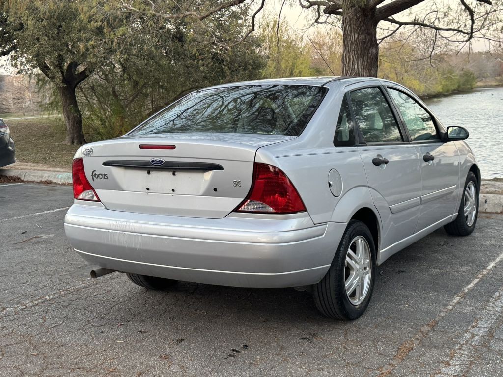 2004 Ford Focus Image 15