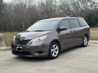 Image for 2015 Toyota Sienna LE ID: 7123214