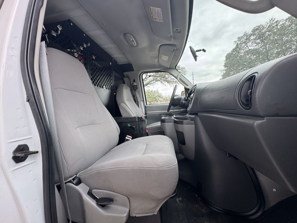 2007 Ford Econoline Image 9