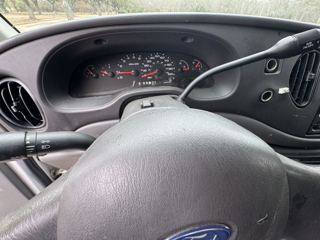 2007 Ford Econoline Image 12