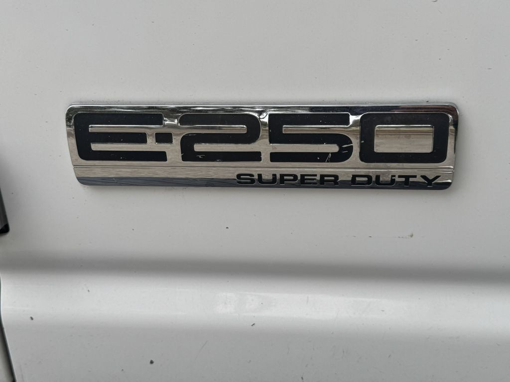 2007 Ford Econoline Image 17