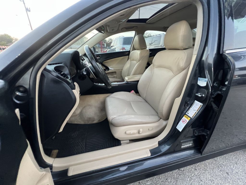 2006 Lexus IS Image 6