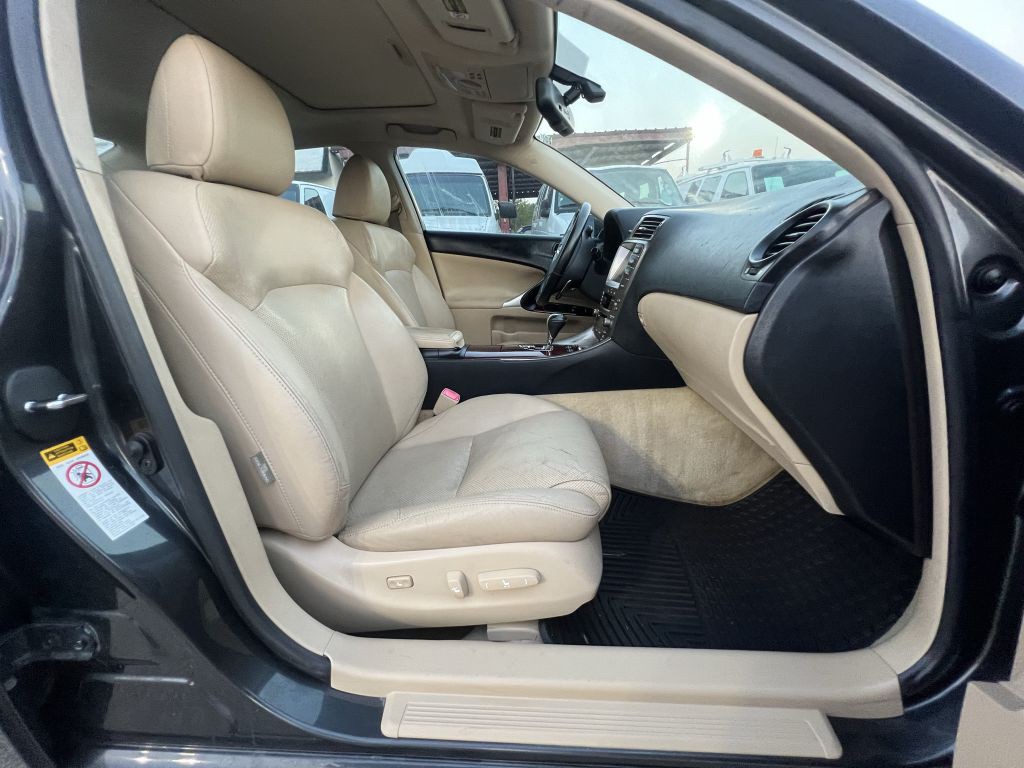 2006 Lexus IS Image 7