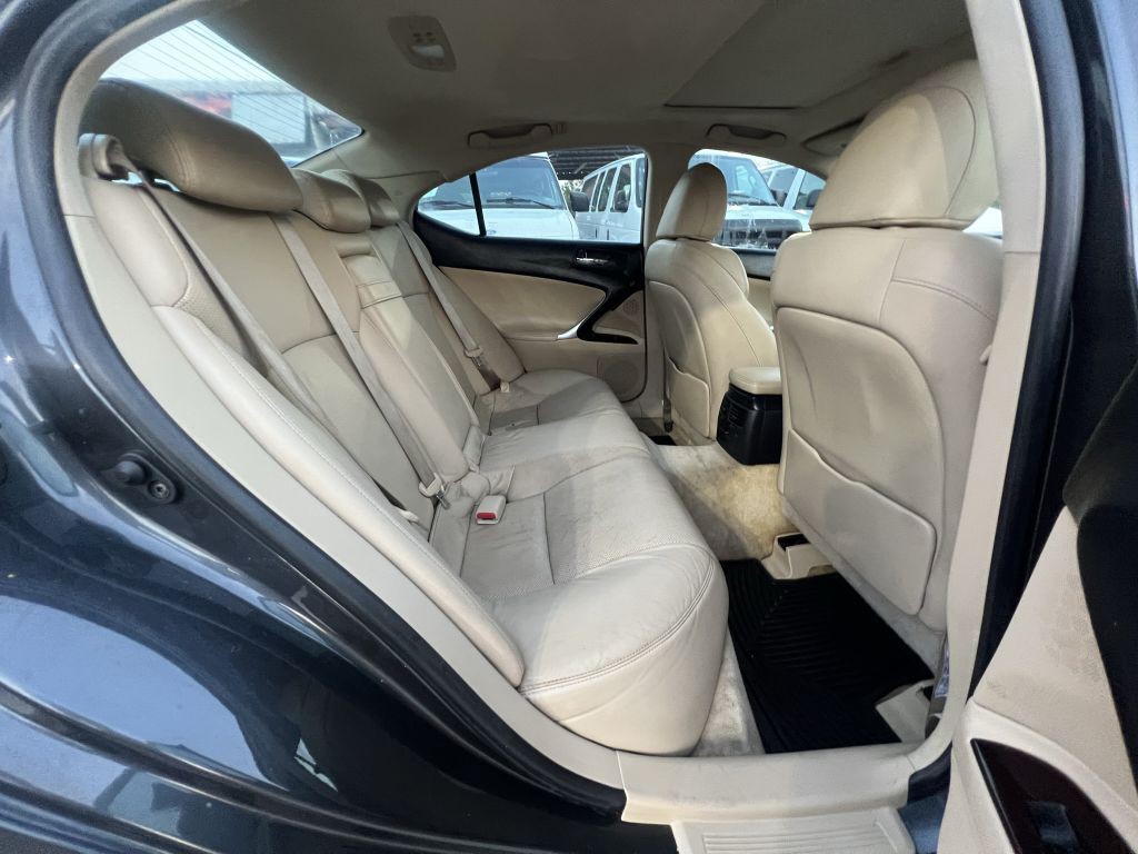 2006 Lexus IS Image 8