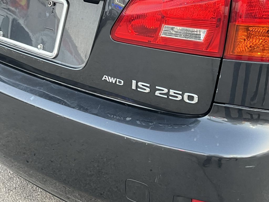 2006 Lexus IS Image 13