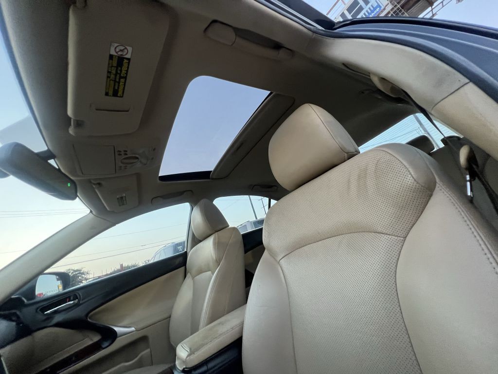 2006 Lexus IS Image 14