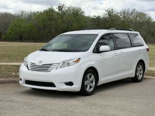 Image for 2015 Toyota Sienna LE ID: 7321207