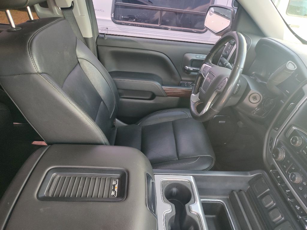 2018 GMC Sierra Image 2