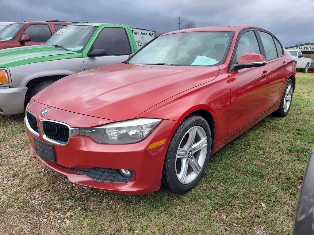 2013 BMW 3 Series Image 2