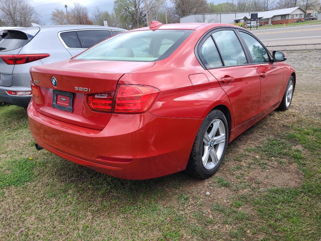 2013 BMW 3 Series Image 4