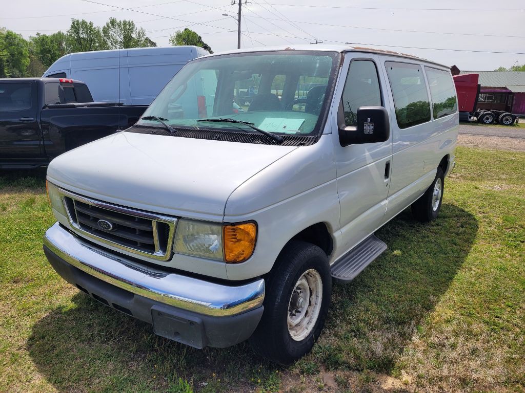 2006 Ford Econoline Image 4