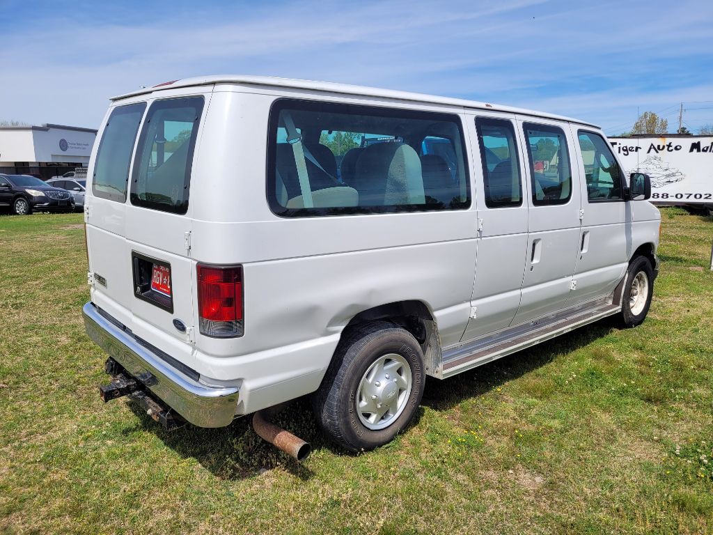 2006 Ford Econoline Image 5