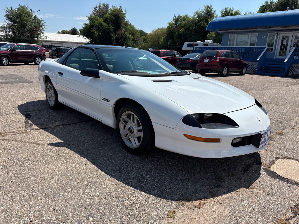 1996 Chevrolet Camaro Image 3