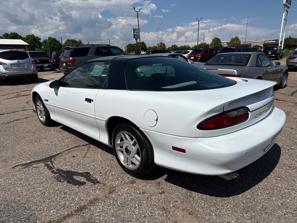 1996 Chevrolet Camaro Image 6