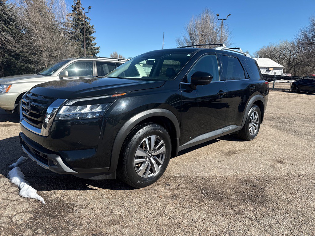 2022 Nissan Pathfinder Image 12