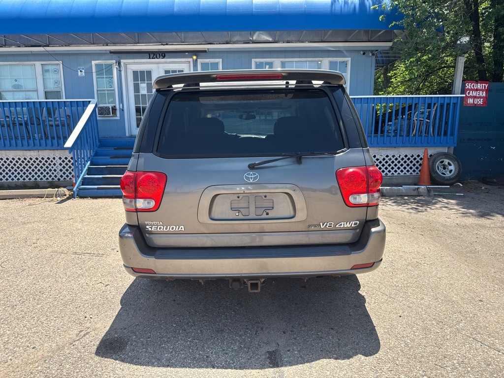 2006 Toyota Sequoia Image 3