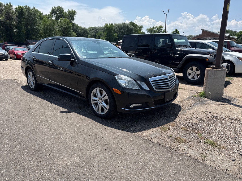 2010 Mercedes-Benz E-Class Image 1