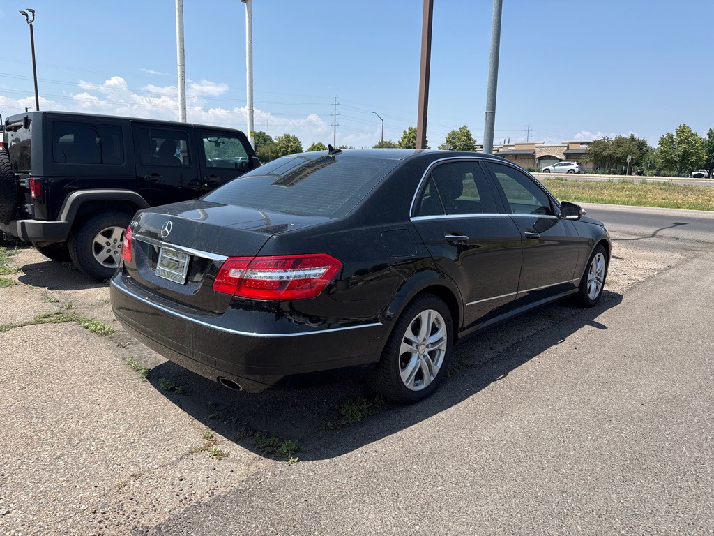 2010 Mercedes-Benz E-Class Image 4