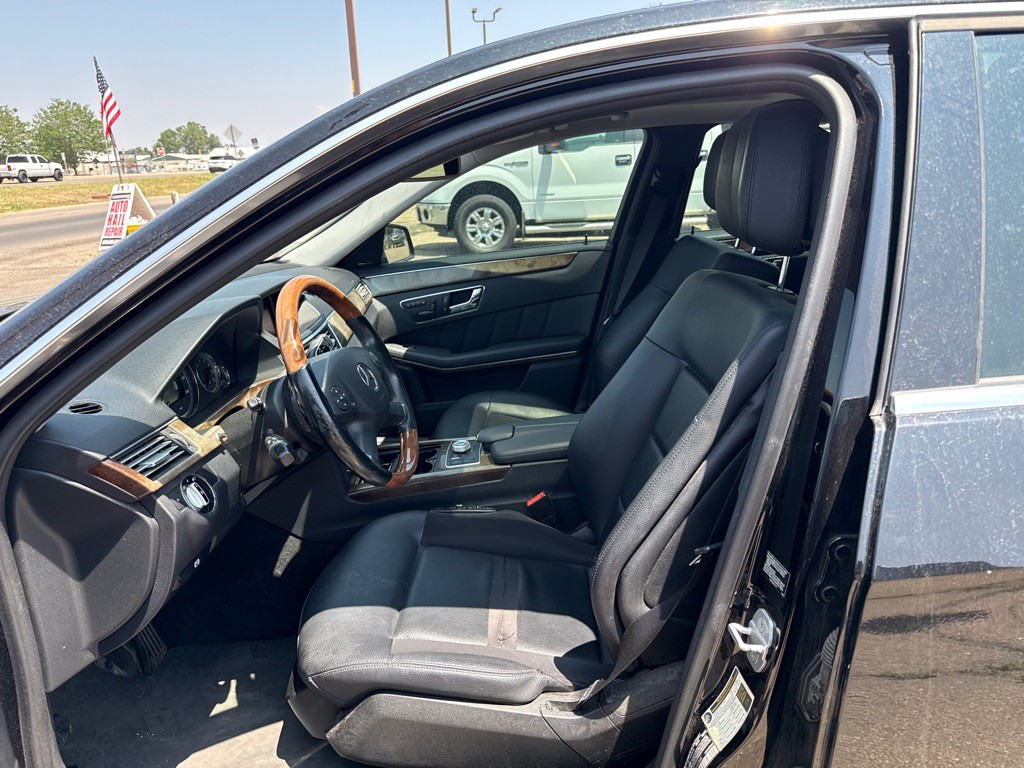 2010 Mercedes-Benz E-Class Image 7
