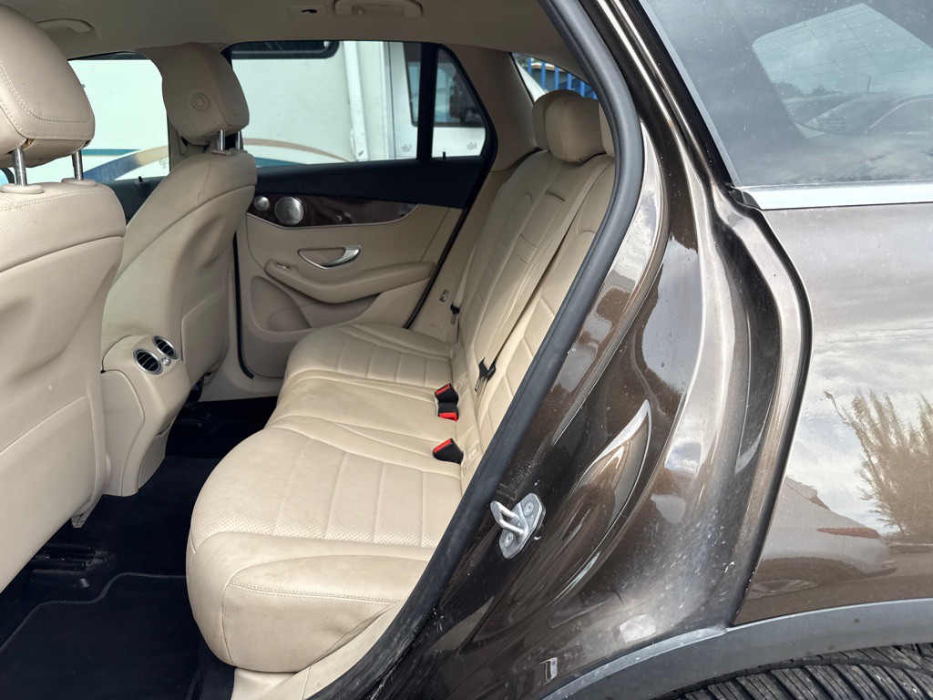 2018 Mercedes-Benz GLC-Class Image 9
