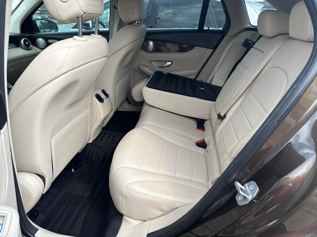 2018 Mercedes-Benz GLC-Class Image 11