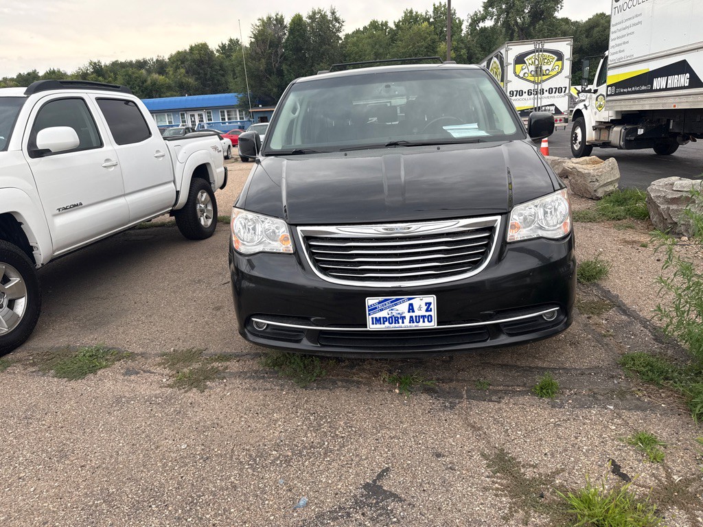 2016 Chrysler Town & Country Image 3