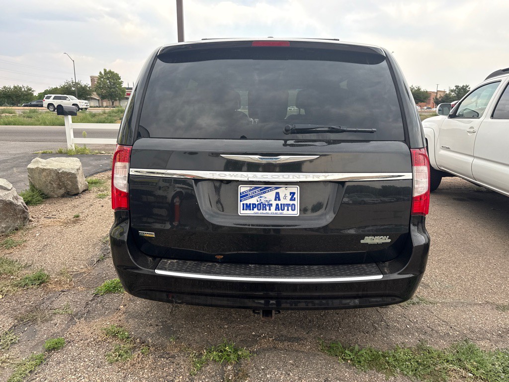 2016 Chrysler Town & Country Image 5