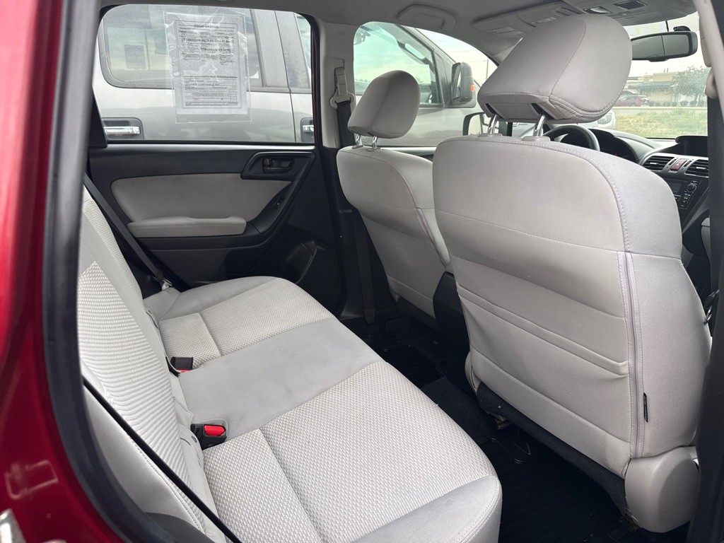 2014 Subaru Forester Image 9