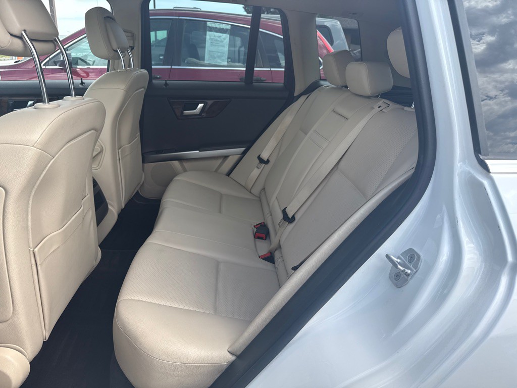 2015 Mercedes-Benz GLK-Class Image 9