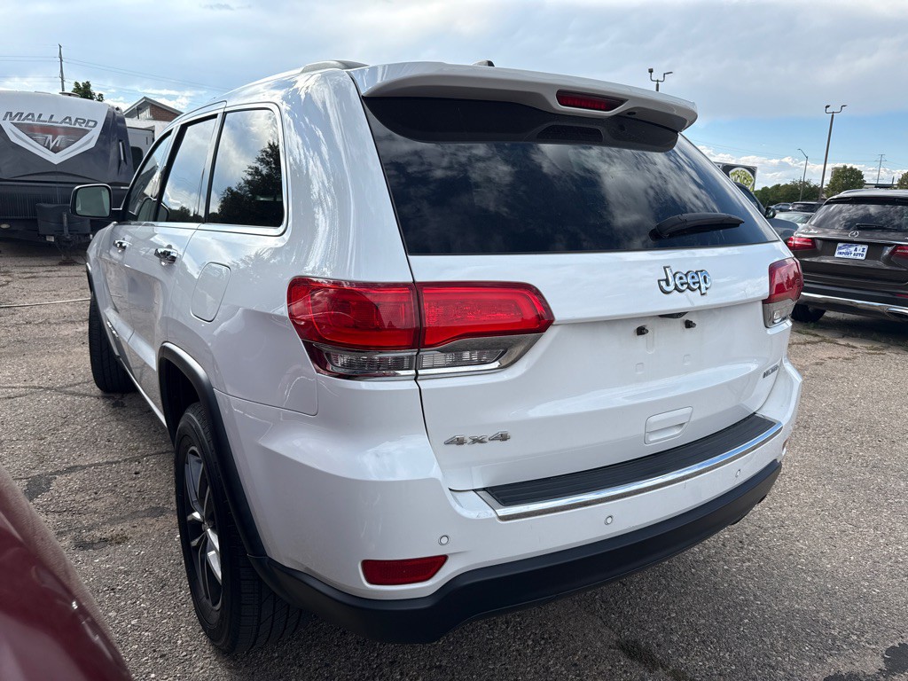 2017 Jeep Grand Cherokee Image 2