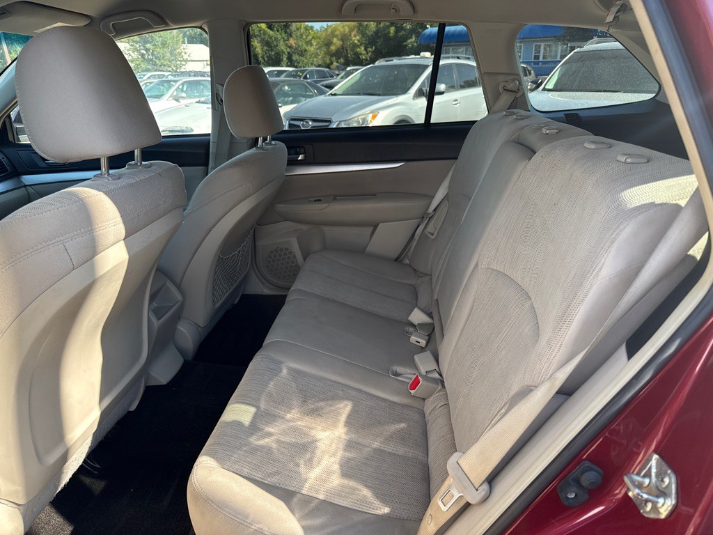 2014 Subaru Outback Image 9